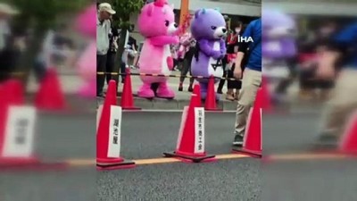 yaris -  - Japonya'da Ofis Sandalyesi Sürme Yarışması Renkli Görüntülere Sahne Oldu Videosu