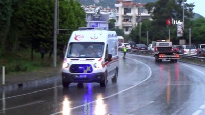 ticari arac -  Karadeniz Sahil Yolu'nda 5 araç birbirine girdi: 4 yaralı Videosu