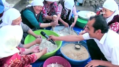 sabah kahvaltisi -  Mavi fularlılar Kırgız mahallesinde Videosu