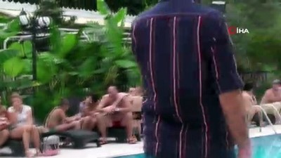 nadan -  Saunada korkutan yangın, turistler peştamalle havuza sığındılar Videosu