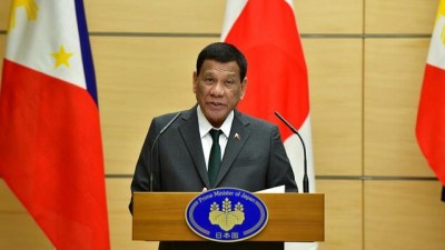escinsel - Filipinler Devlet Başkanı Duterte: Eskiden eşcinseldim, güzel kadınlar beni iyileştirdi Videosu