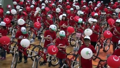 karne hediyesi -  Gaziantep'te 306 okul birincisine bilgisayar ve bisiklet ödülü Videosu