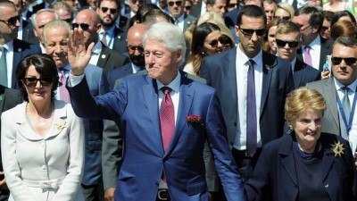 Kosova'da NATO operasyonunun 20'inci yıl dönümünü törenlerine Bill Clinton da katıldı
