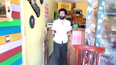 isaret dili -  Bu kafede siparişler işaret diliyle alınıyor  Videosu