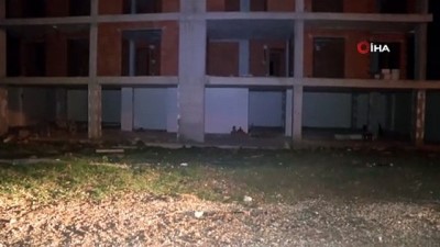 polis imdat -  Bursa'da esrarengiz olay: Çocuklar köpeklerin cansız bedenlerini asansör boşluğunda buldu  Videosu