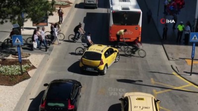 hatali sollama -  Hatalı sürücü ve yayalar kamerada...Kimileri makas attı, kimileri ise yaya geçidindeki bisikletlilerin üzerine araç sürdü  Videosu
