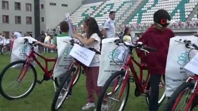 akilli bisiklet -  Nilüfer’de 'en çalışkan'lara karne hediyesi bisiklet Videosu