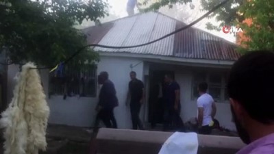 mustakil ev -  Yangın itfaiye vatandaş el birliği ile söndürüldü  Videosu