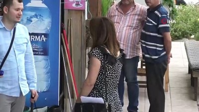 benin -  Kendisine emanet edilen kedi firar etti, firari kediyi arıyor  Videosu