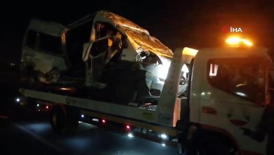 yolcu minibus -  İzmir‘de yolcu minibüsü devrildi 1 kişi yaralandı  Videosu