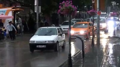  Kırıkkale’de sağanak yağmur hayatı olumsuz etkiledi
