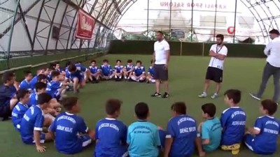 karya - Ümit Karan, Sakarya’da futbol eğitimi veriyor Videosu