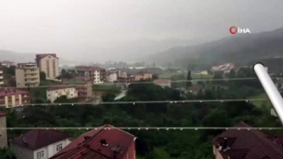 amator kamera -  Yıldırımın düşme anı kamerada  Videosu