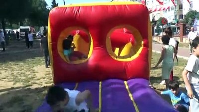 yaris -  Babalar çocuklarıyla beraber ‘Babalar Günü Festivali'nde stres attı Videosu