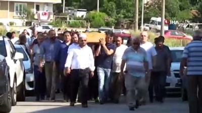 cenaze araci -  Doç. Dr. İlknur Karagöz toprağa verildi Videosu