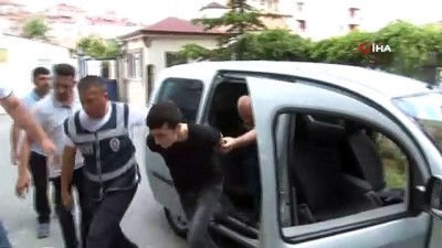 hapis cezasi -  Hırsızlık suçlarından 25 yıl hapis cezası bulunan şahıs dolmuşta yakalandı  Videosu