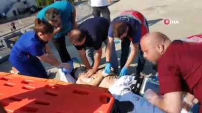 kadin dogum uzmani -  Meslektaşları kazada kalbi duran doktoru kurtarmak için seferber oldu Videosu