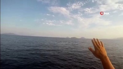 kiz cocugu -  Batan tekneden 12 ceset çıkarıldı  Videosu