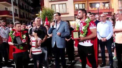 rekor - Çan’da Avrupa Şampiyonu güreşçisine coşkulu karşılama  Videosu