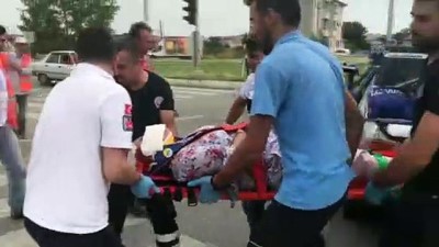 saglik ekibi - Edirne'de trafik kazası: 5 yaralı Videosu