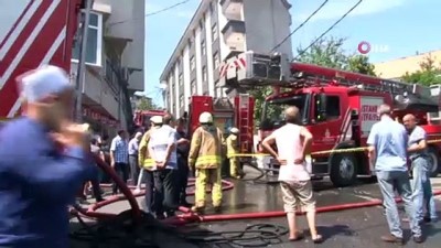 cati kati -  Gaziosmanpaşa’da 2 katlı binanın çatı katı alev alev yandı Videosu