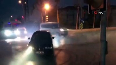 luks otomobil -  İstanbul’da yol kapatıp “drift” yapan maganda kamerada  Videosu