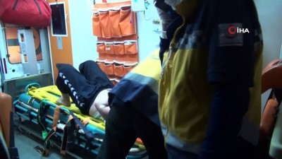 yolcu otobusu -  Otomobil yolcu otobüsüyle çarptı: 2 yaralı  Videosu