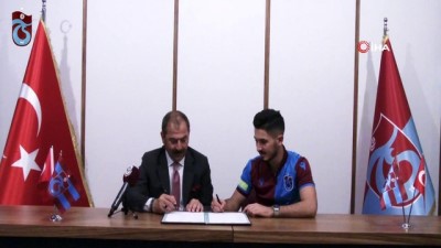 Trabzonspor'da Fıratcan Üzüm imzayı attı