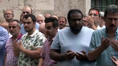 giyabi cenaze namazi -  Bursa Ulucamii’nde Mursi için gıyabî cenaze namazı kılındı  Videosu