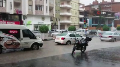 siddetli yagis -  Niğde’de şiddetli yağış sonrası yollar göle döndü Videosu