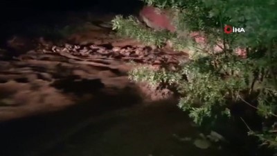 mahsur kaldi -  Sel yolu yardı: Yozgat-Ankara Karayolu trafiğe kapandı  Videosu