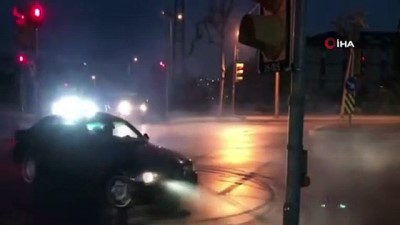 mal varligi -  Yolu trafiğe kapatıp “drift” yapan maganda yakalandı  Videosu