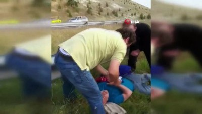 saglik ekibi -  Ankara’da servis aracı devrildi: 15 yaralı  Videosu