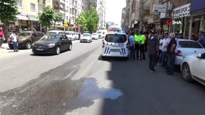 yolcu minibus -  Diyarbakır'da 3 yaşındaki çocuk minibüsün altında kaldı  Videosu