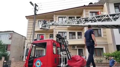 kucuk cocuk -  Annesi gecikince polisi aradı Videosu