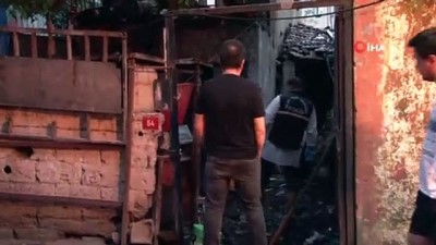 yasli adam -  Fatih’te iki katlı ev alev alev böyle yandı: 1 ölü, 1 yaralı  Videosu