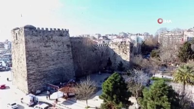 sarmasik -  Sinop Kültür ve Turizm Derneği Başkanı Ahmet Çobanoğlu; “Kaledeki tarihi dokuyu bozmadan bitkilerin çıkarılması da bilimsel bir çalışma”  Videosu