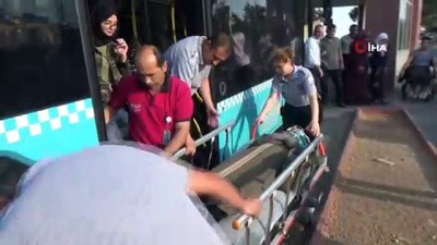 belediye otobusu -  Otobüs şoförü bayılan kadını hastaneye yetiştirdi  Videosu