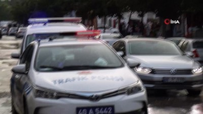 goreme -  Otomobil çöken yola düştü Videosu