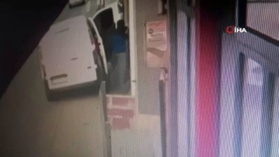 tekstil atolyesi -  Sancaktepe’de hırsızların yoldan geçenlere aldırmadan atölyeyi soyduğu anlar kamerada  Videosu