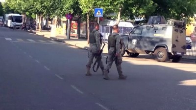 dedektor kopek - Şanlıurfa'da iki aile arasındaki silahlı kavga Videosu