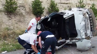 trafik kazasi - Trafik kazası: 1 ölü, 3 yaralı - UŞAK Videosu