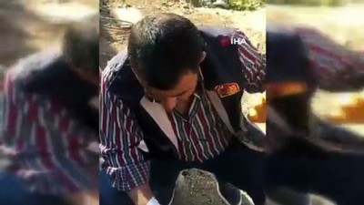 itfaiye eri -  Betonu delip yavru köpekleri böyle kurtardılar  Videosu