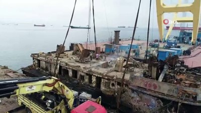 batik gemi -  Parçalanan batık gemi havadan görüntülendi  Videosu