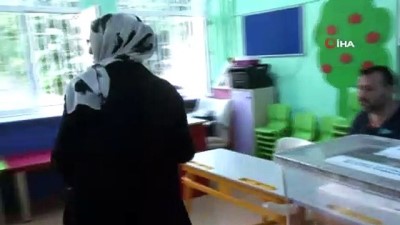 oy kullanimi -  İstanbul'da oy verme işlemi başladı  Videosu