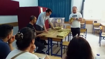 yayin yasagi - Oy sayımına başlandı (1) - İSTANBUL Videosu