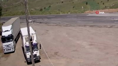 dinlenme tesisi -  Park halinde olan tır şarampole böyle yuvarlandı  Videosu