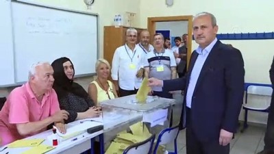 oy pusulasi - Ulaştırma ve Altyapı Bakanı Turhan, oyunu Üsküdar'da kullandı - İSTANBUL  Videosu