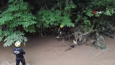 is makinesi -  Selde kaybolan 2 kişinin aramalarına devam ediliyor  Videosu