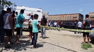 hemzemin gecit - Yük treni servis minibüsüne çarptı: 1 ölü, 8 yaralı (4) - MERSİN  Videosu